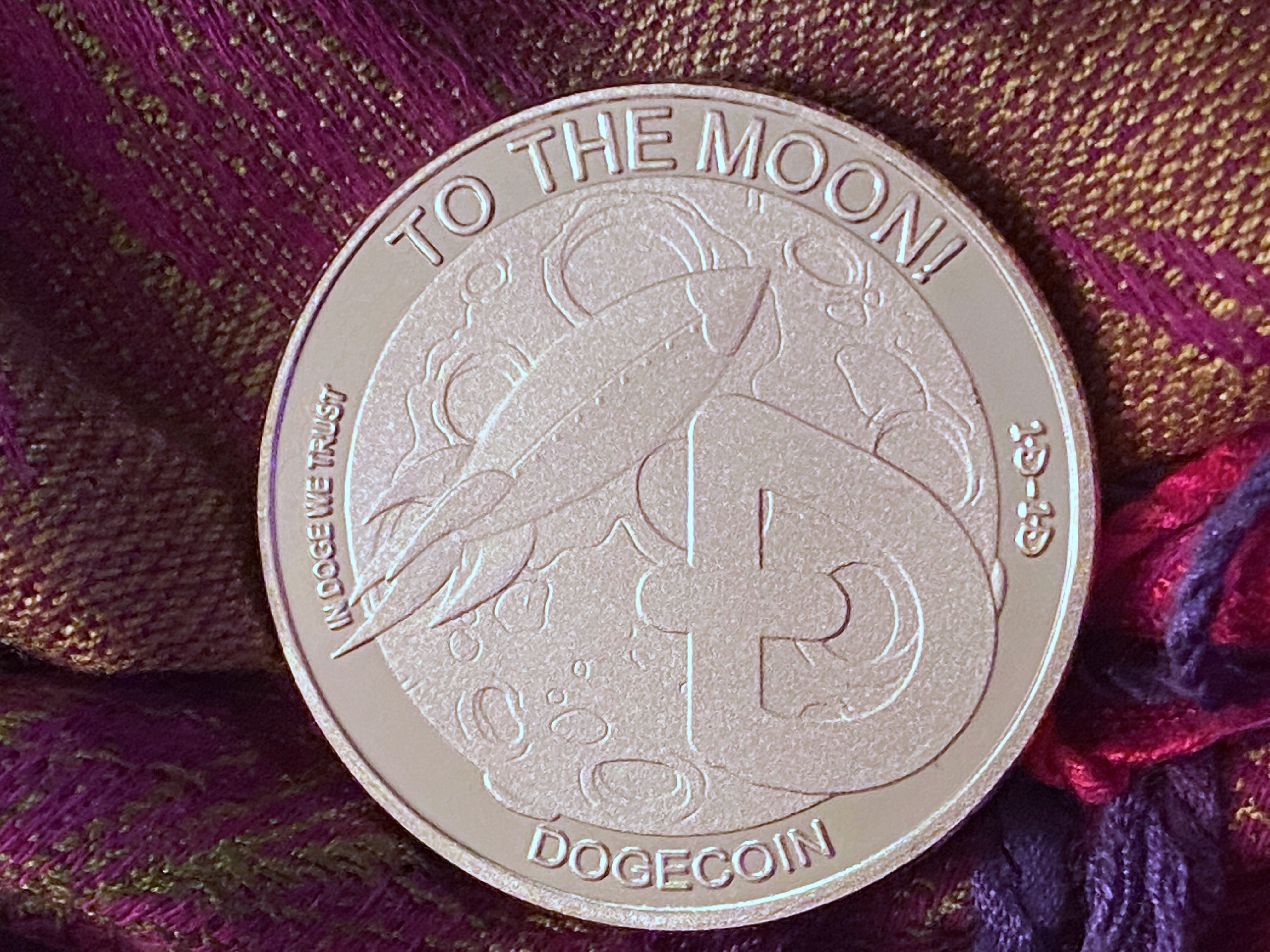 Silver DOGE COIN with TO THE MOON back!!!