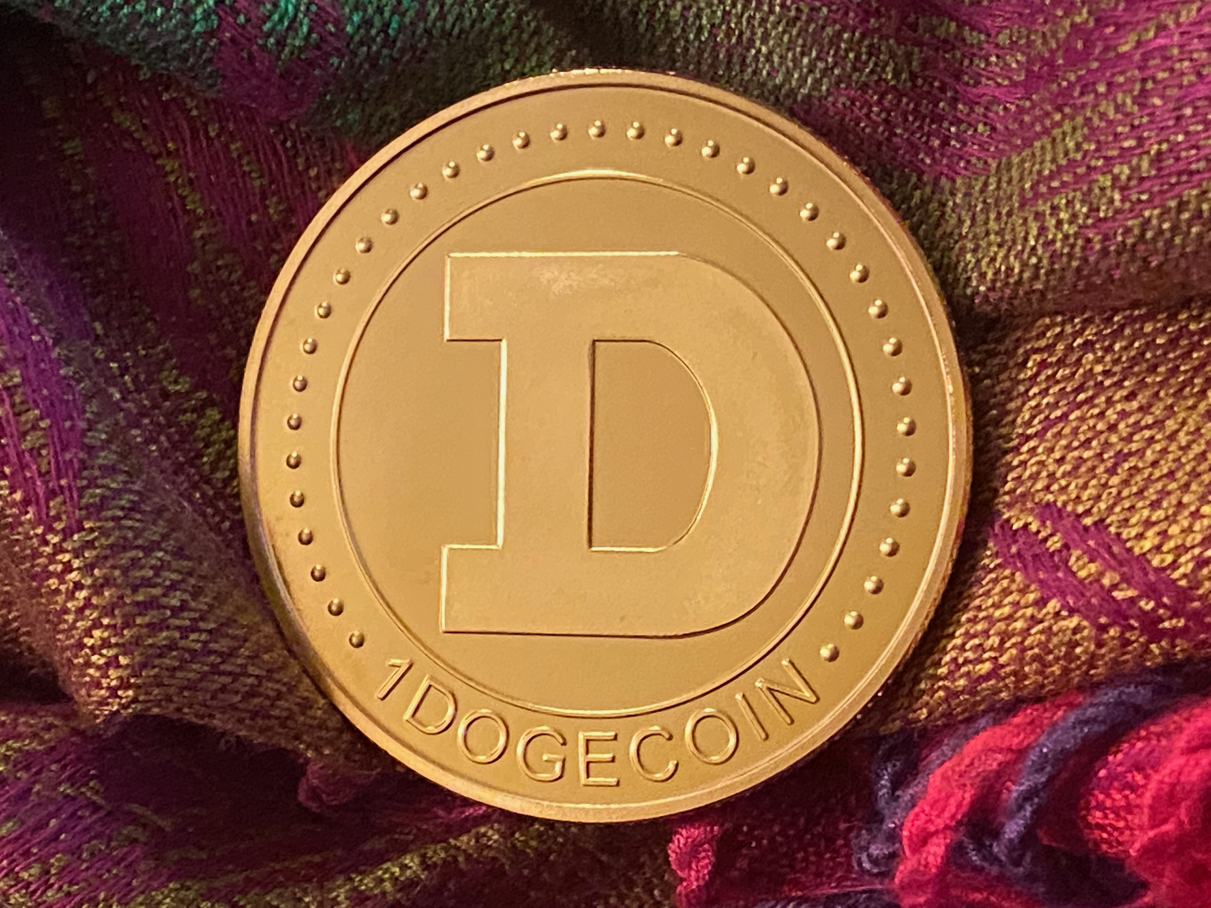 Gold DOGE COIN with D back.