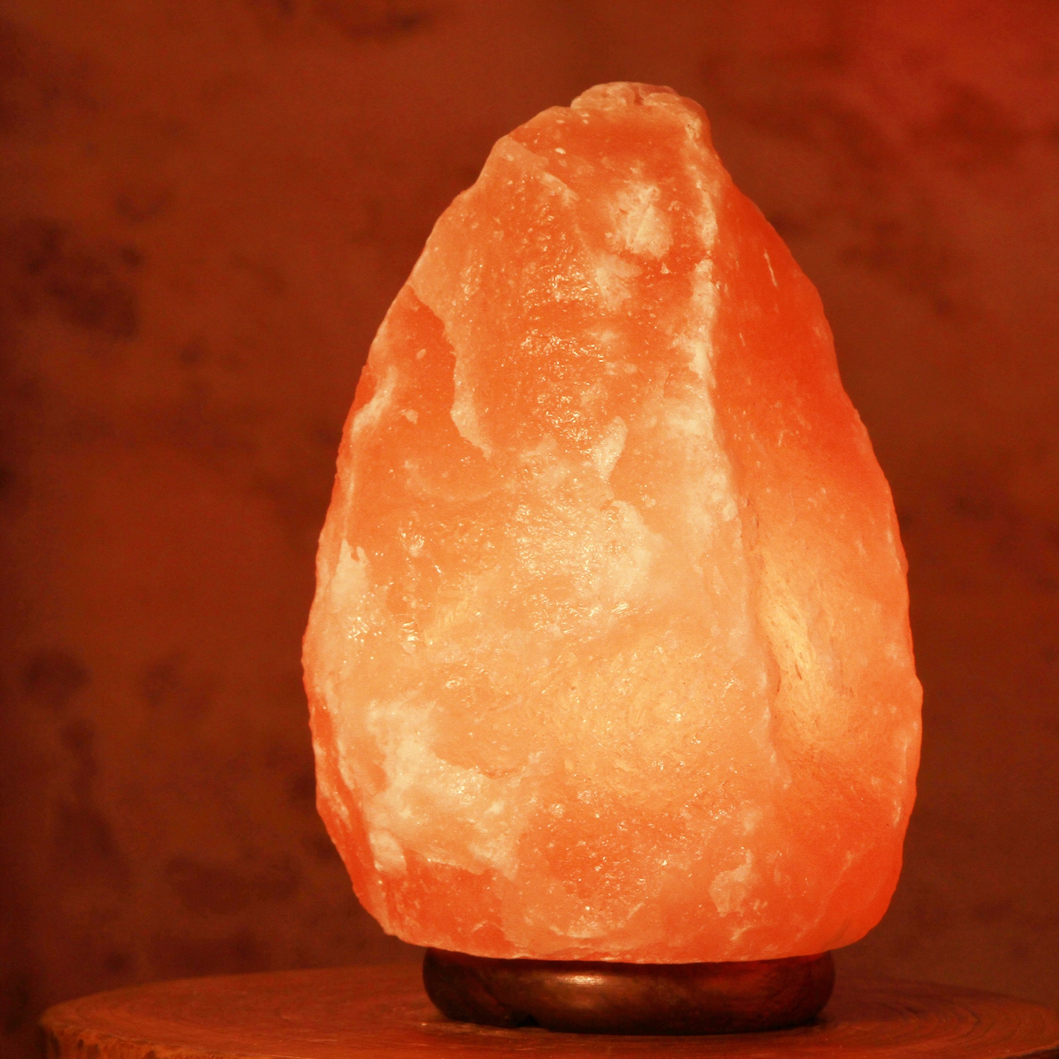 PULNDA Himalayan salt lamp Hand-carved rock salt lamp with natural shine.