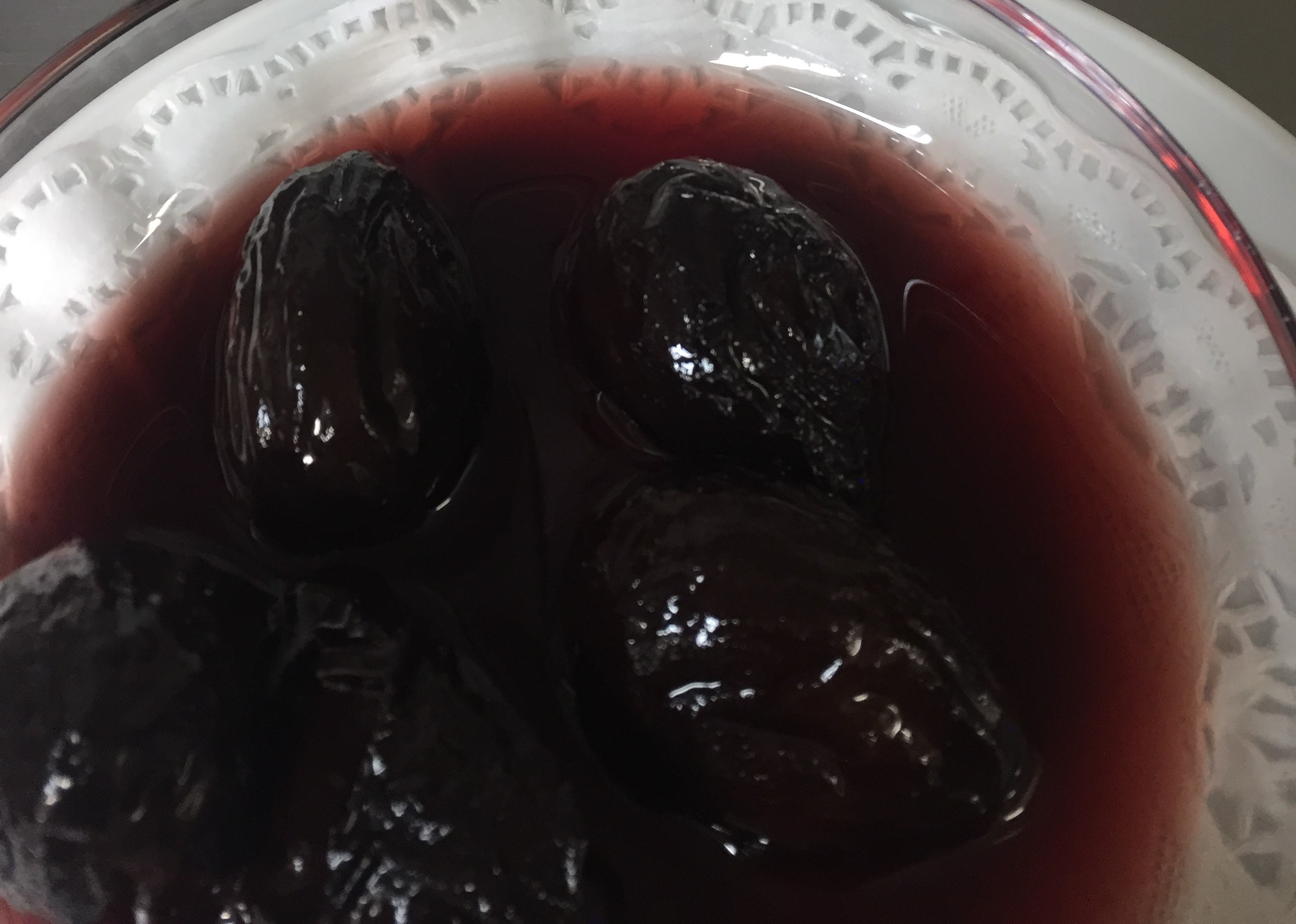 Agen prunes in red wine
